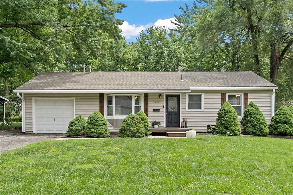 7215 Maple St, Overland Park, KS 66204 Zillow