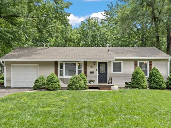 7215 Maple St, Overland Park, KS 66204