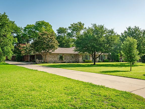 3rd image of 175 Moonlight Dr