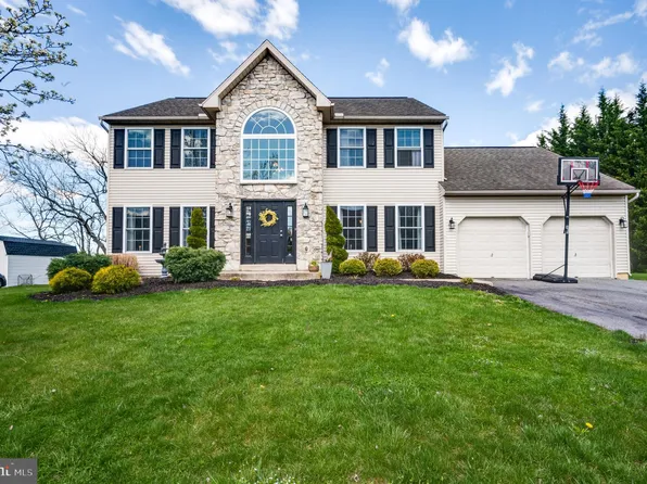 112 Kensington Blvd, Blandon, PA 19510