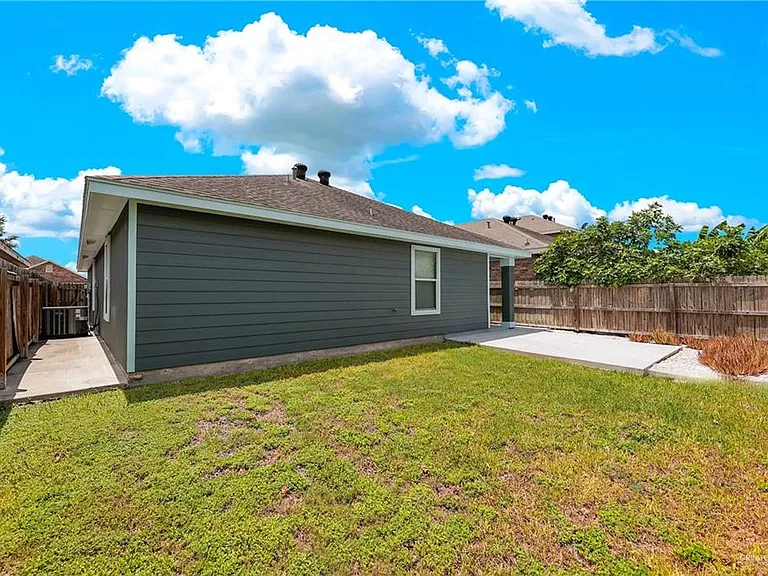 3619 Prestwick St — Photo 16