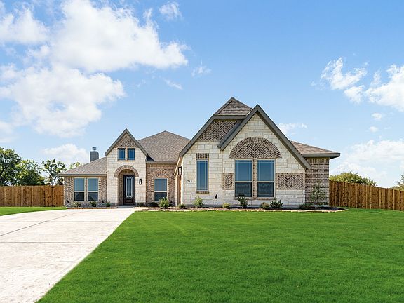 3rd image of 763 Crystal Lake Ln