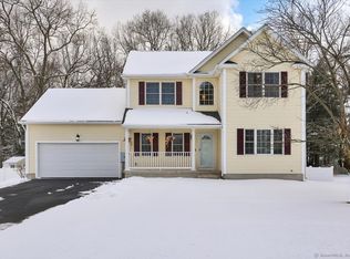 15 Szepanski Rd, Windsor Locks, CT 06096