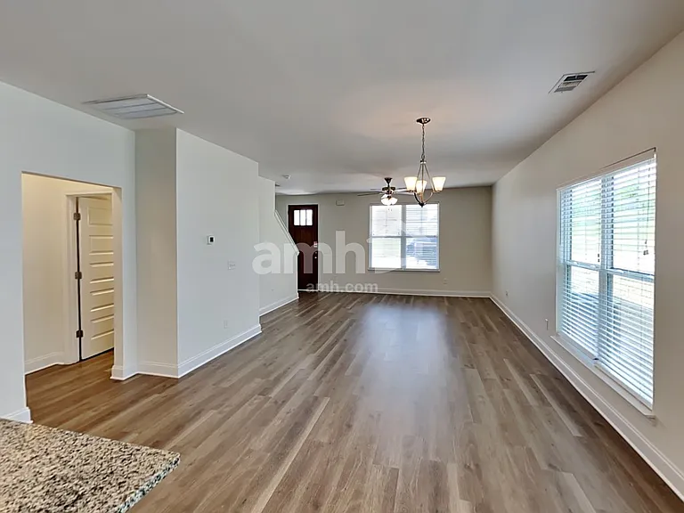 5532 Central Grove Sq — Photo 5