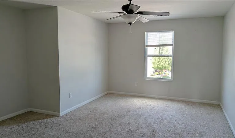 2099 Commons Cir — Photo 13