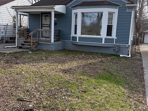 3rd image of 20068 Lindsay St