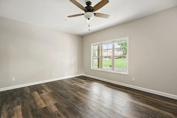 281 Chestnut Ave — Photo 3