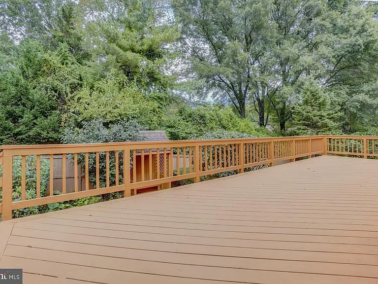 9548 Fox Hollow Dr — Photo 40