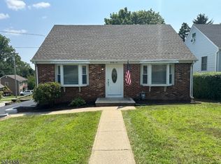 26 Crestwood Rd, Rockaway, NJ 07866