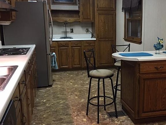 5th image of 240 Maplewood Dr