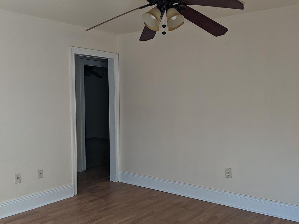 2nd image of 5434 Charters St