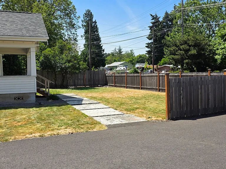 1190 Alder Dr NE — Photo 19