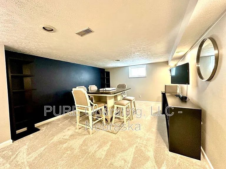 5724 Rees St — Photo 45