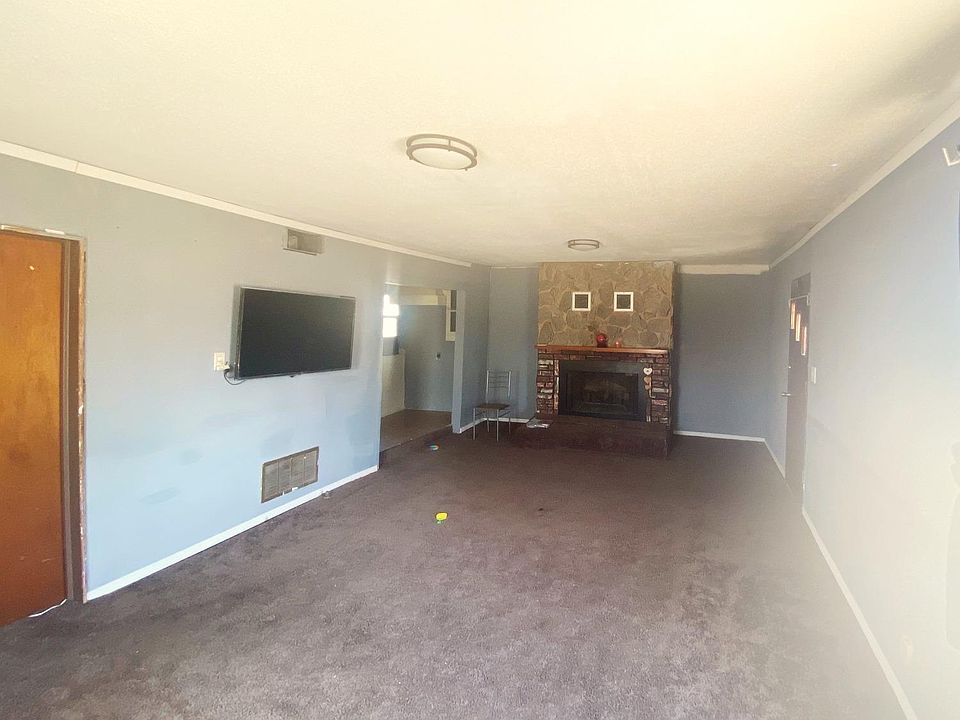 2nd image of 701 Superior St