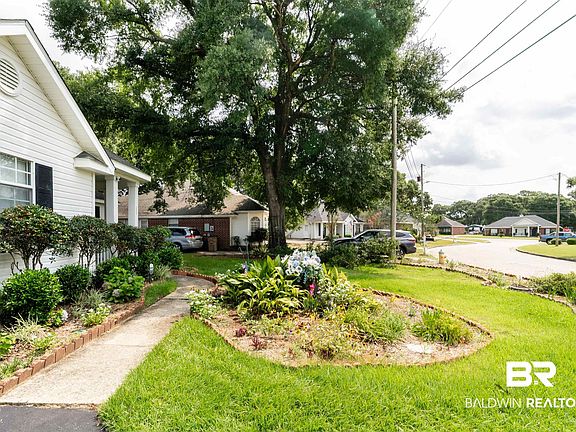 2nd image of 200 Portside Cir W