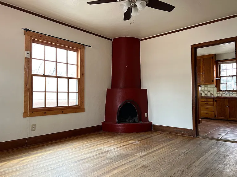 210 Delgado St — Photo 5