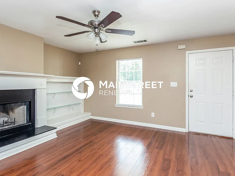 4012 Meadow Glen Way — Photo 3