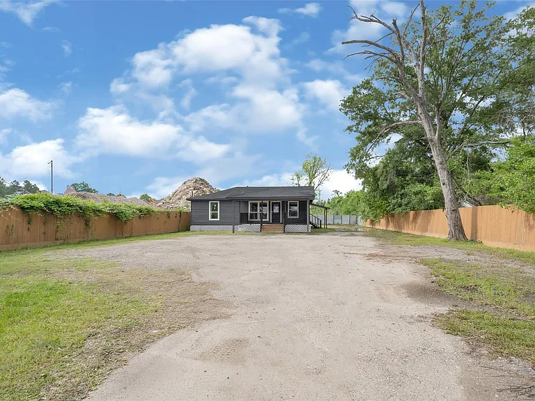 2631 Mansfield St — Photo 23