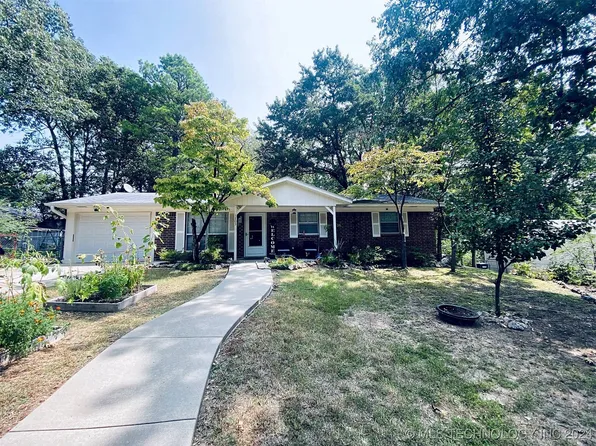 1203 Jay Ln, Tahlequah, OK 74464