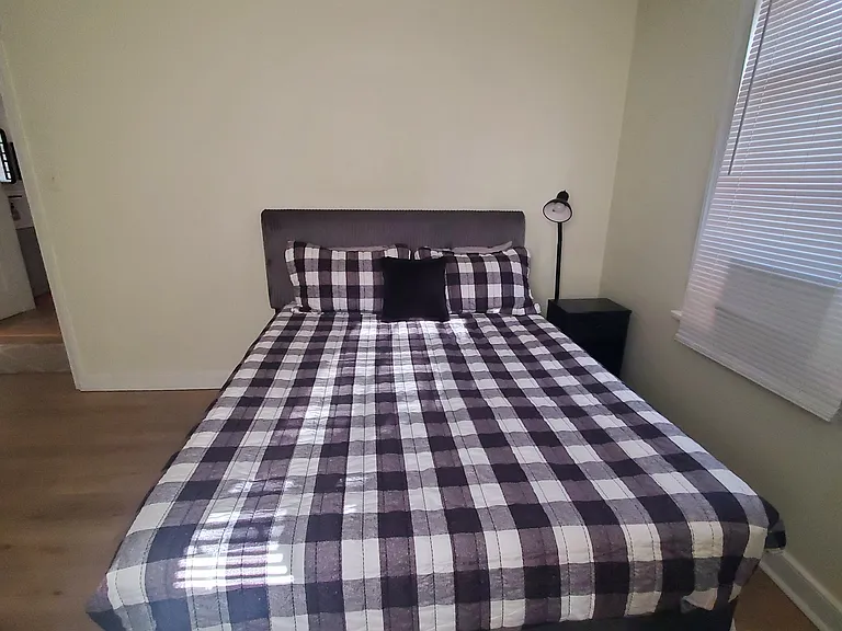 900 Ridgecliff Dr — Photo 10