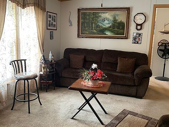 2nd image of 216 Silver Maples Dr
