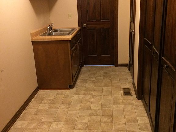 2nd image of 100 S Damosa Dr