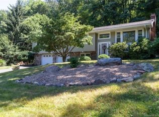 13 Willow Stream Dr, Vernon, CT 06066