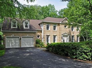 2904 Oakton Ridge Cir, Oakton, VA 22124