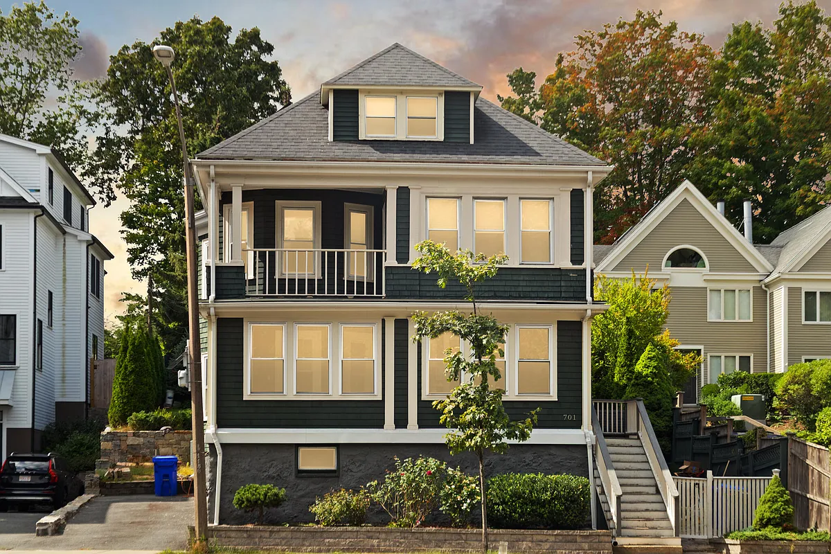 Building Photo - 701 Hammond St #2