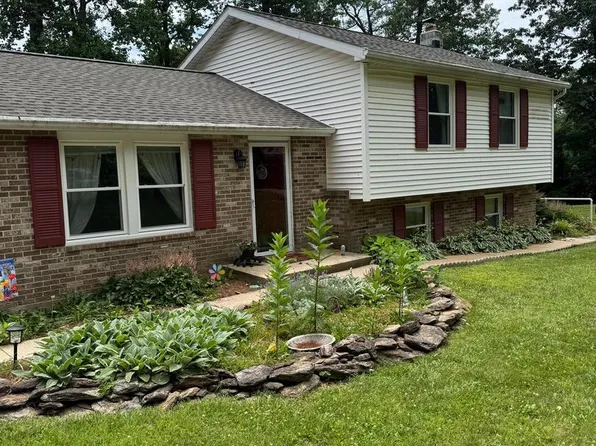 5618 Nancy Lou Ln, Stewartstown, PA 17363