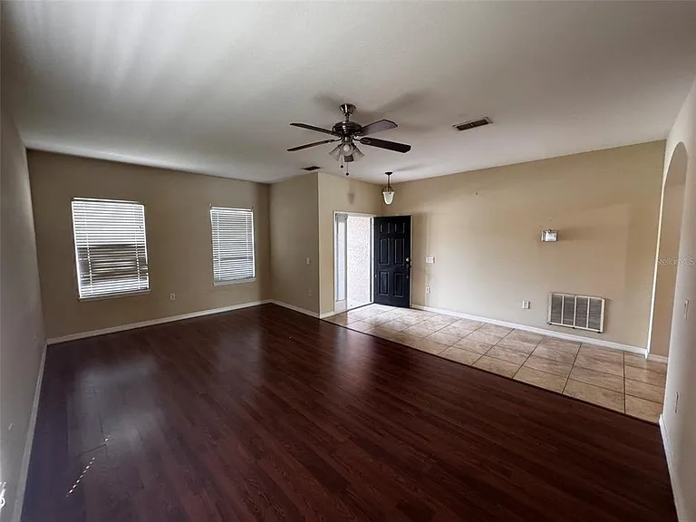 3903 Skipper Ct — Photo 6