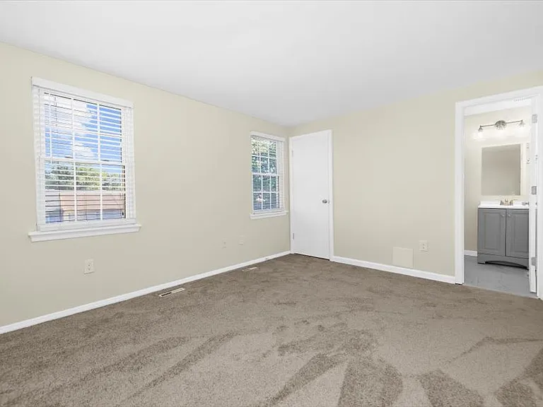 8638 Gambier Hbr — Photo 16