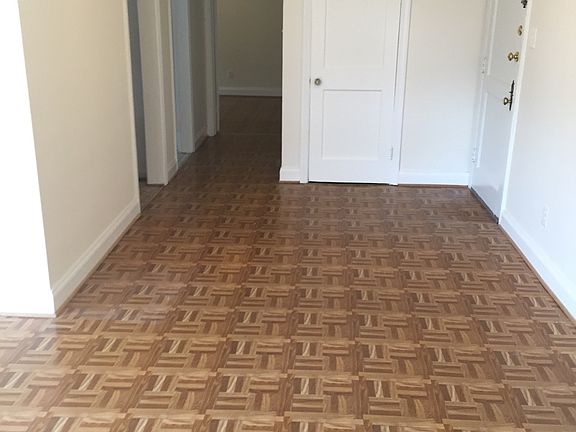 5th image of 2726 Washington Blvd #2