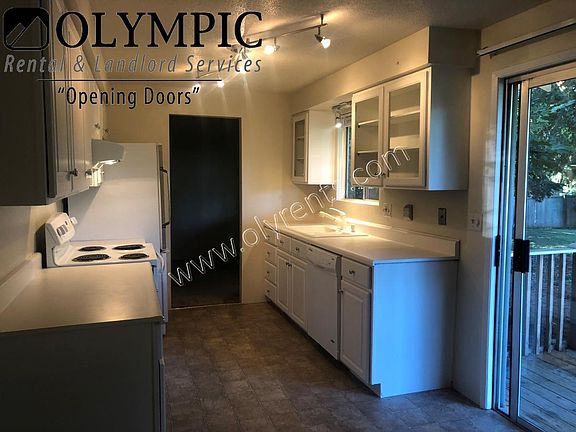 5th image of 3605 Wesley Dr NW