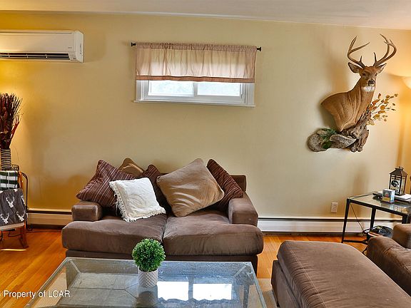 4th image of 139 Leach Hill Rd