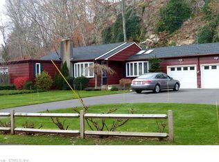 22 Palmer Woods Cir, Branford, CT 06405