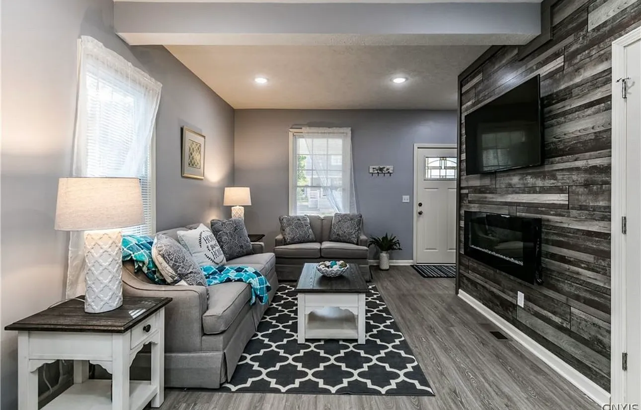 1051 Westmoreland Ave — Photo 4