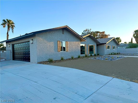 4th image of 2755 S Torrey Pines Dr