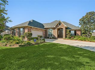 208 Lac Cypriere Dr, Luling, LA 70070