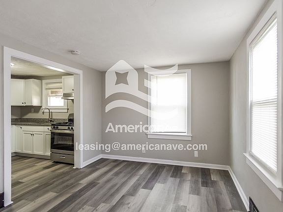 1445273_003_wm_-_living_room_13472659.jpg