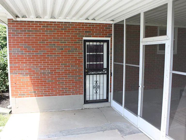 9300 Fern Creek Rd — Photo 18