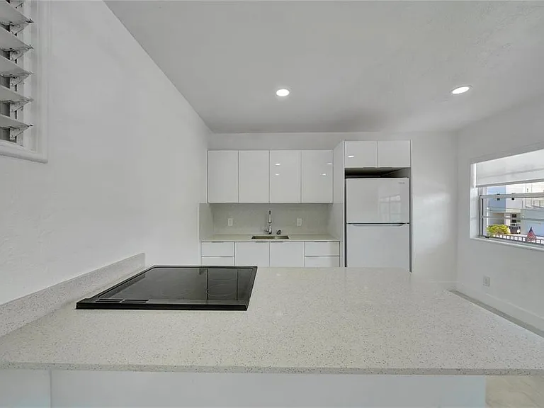323 Elm St #7 — Photo 14