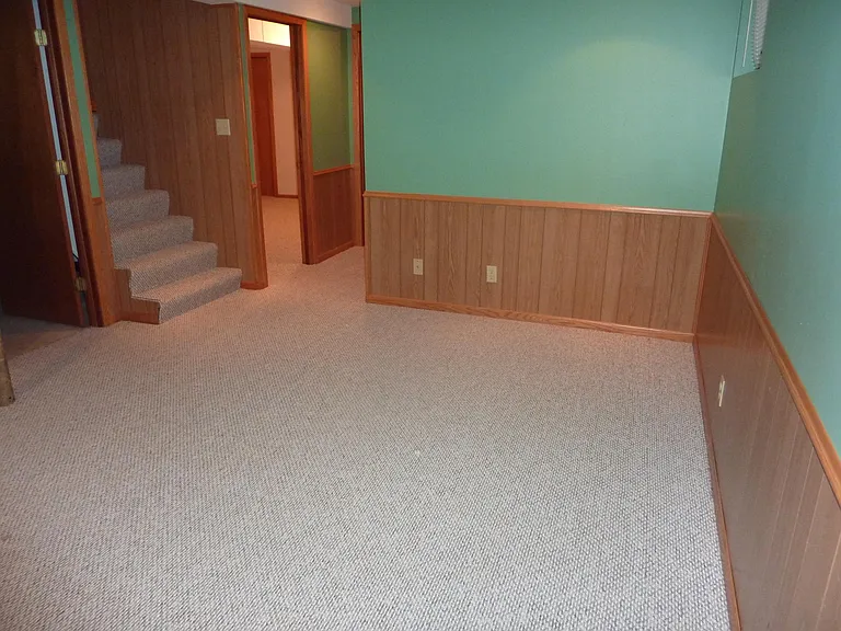 2726 Chippewa Ave — Photo 7