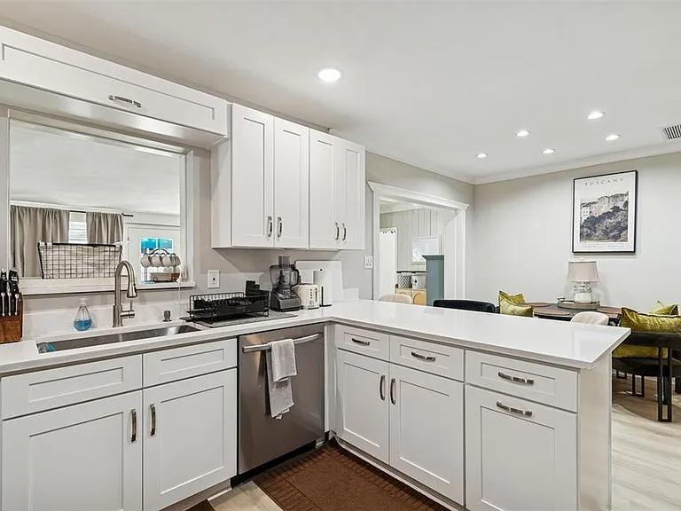 2302 S Arrawana Ave — Photo 24
