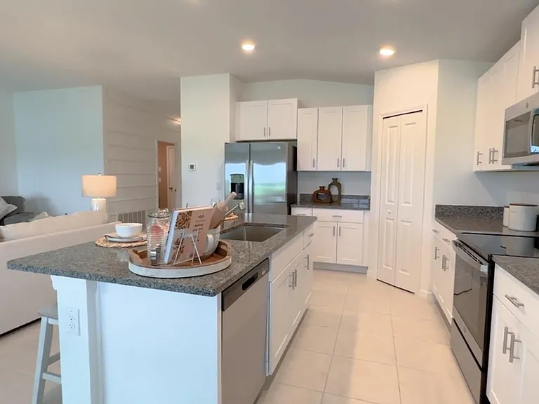 705 Dockside Dr SW — Photo 3
