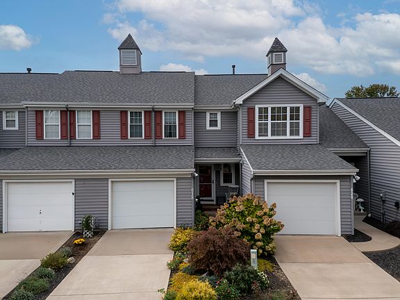 2nd image of 818 Horseshoe Ln