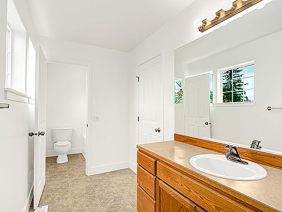 Second floor Bath