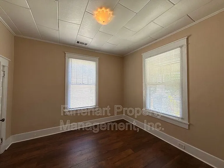 325 Walnut St — Photo 19
