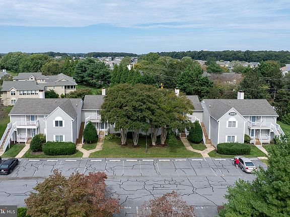 3rd image of 33935 Middleton Cir Unit 4