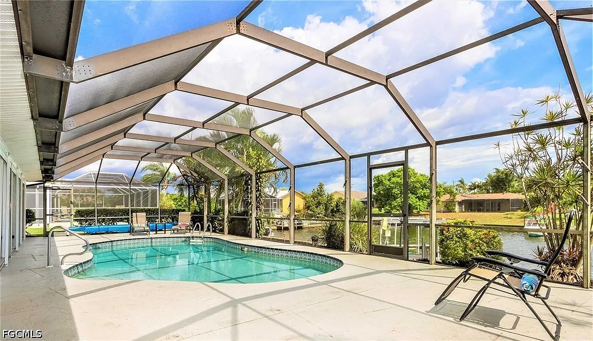 3 bed, 2.0 bath, 1554 sqft, $5,135 — Photo 1